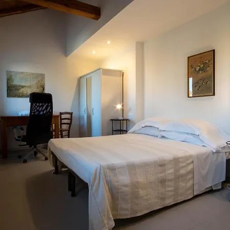 Guesthost - Lisignano Cozy With Parking Agazzano