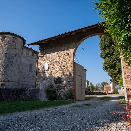 Guesthost - Lisignano Cozy With Parking